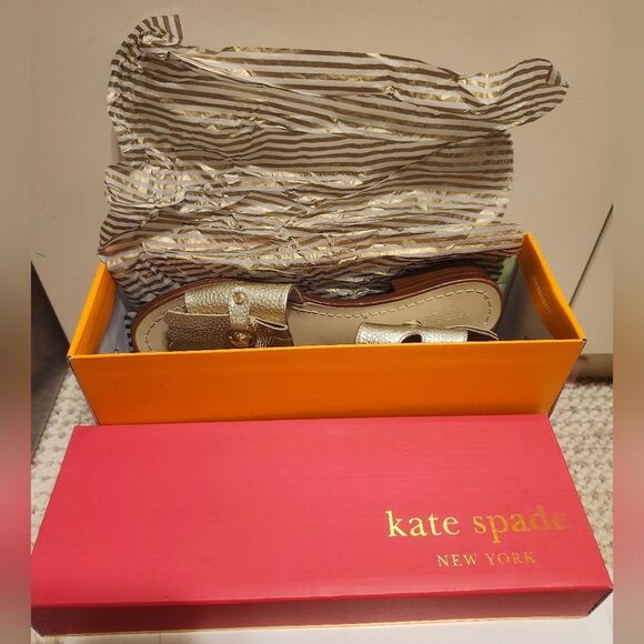 KATE SPADE NEW YORK Brie Kiltie Gold Leather Slide Sandals Sz.8.5 Ret$399 in Box - Picture 4 of 10